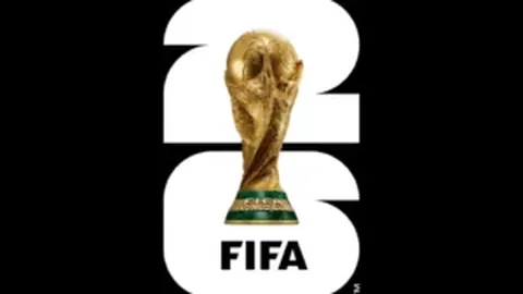 埃梅裏：逆境中蓄势待发，重温对曼城激战风采！